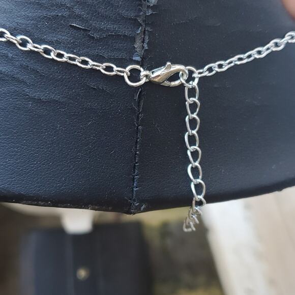 Red dried flower glass bulb necklace - Picture 5 of 5